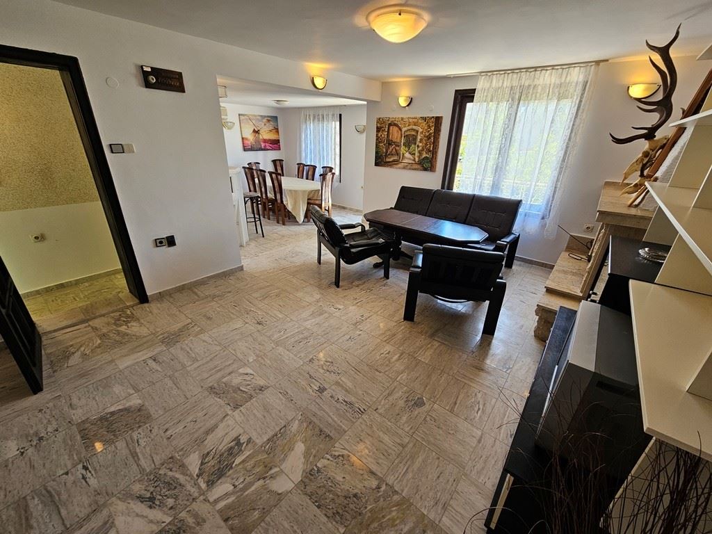 Prostorný samostatný dům s panoramatickým výhledem v Kosharitsa