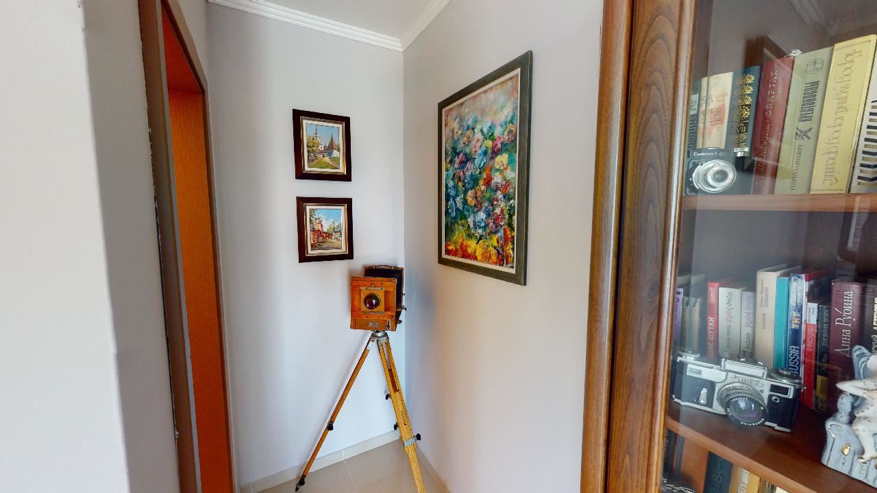 Třípatrový dům s bazénem a panoramatickým výhledem – jen 3 km od Sunny Beach