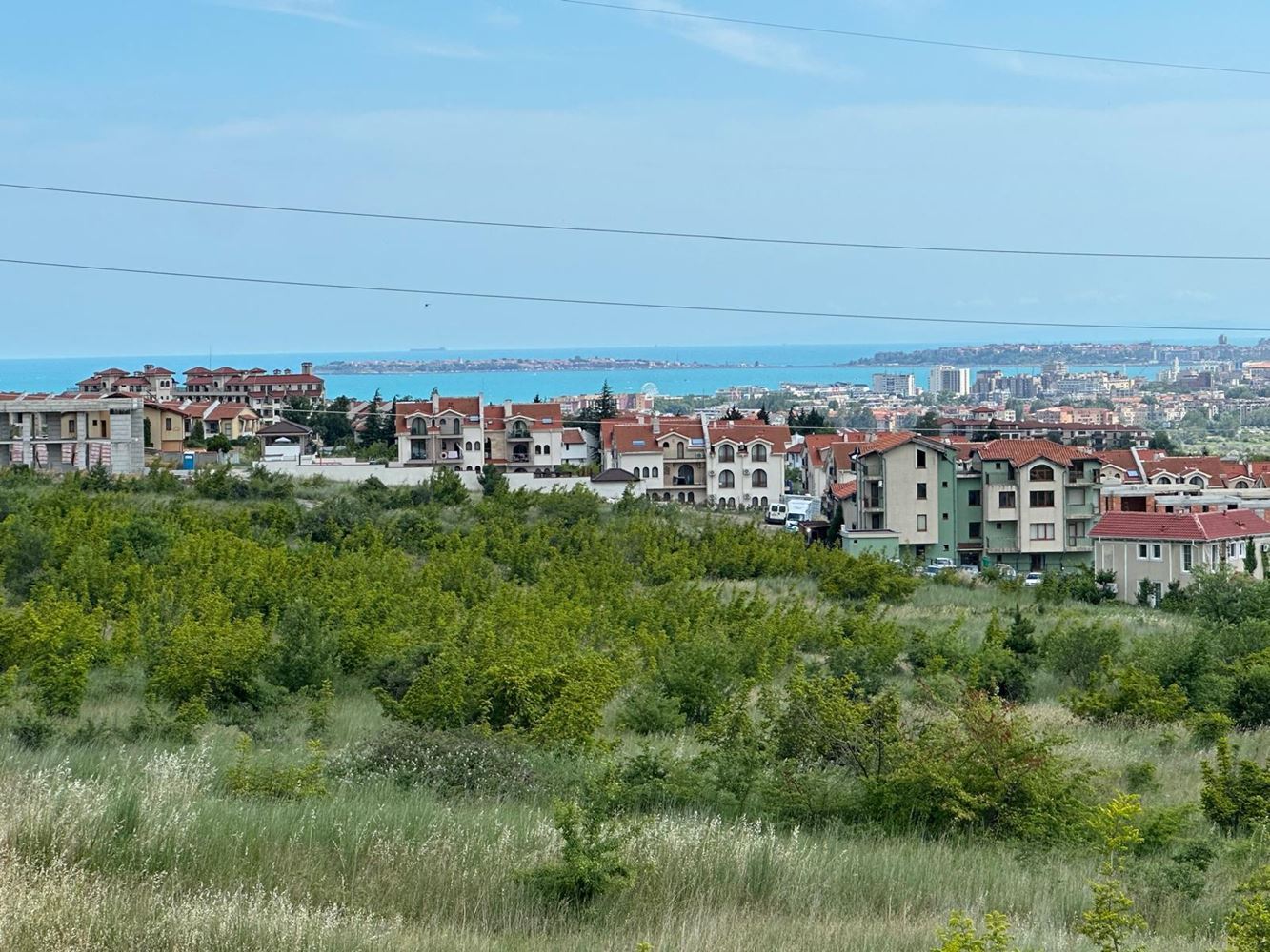 Luxusní dvoupodlažní dům s panoramatickým výhledem na moře nad Slunečným pobřežím – prostor, klid a život u moře