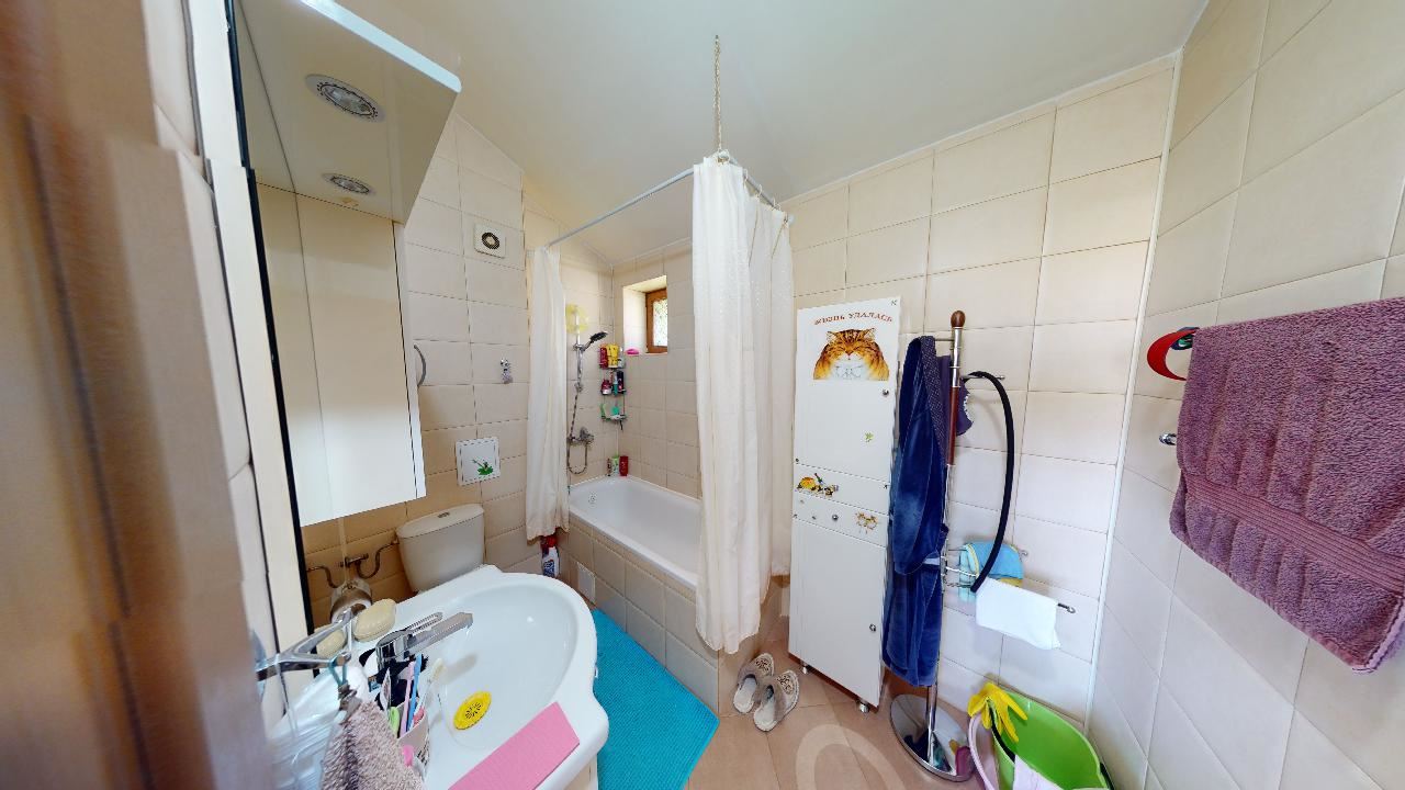 Třípatrový dům s bazénem a panoramatickým výhledem – jen 3 km od Sunny Beach