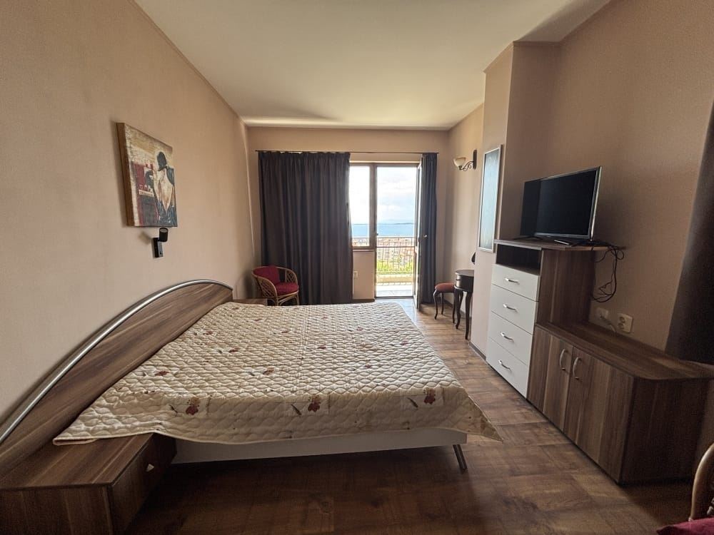 Samostatně stojící dům s panoramatickým výhledem na moře a vlastním pozemkem ve Sveti Vlas
