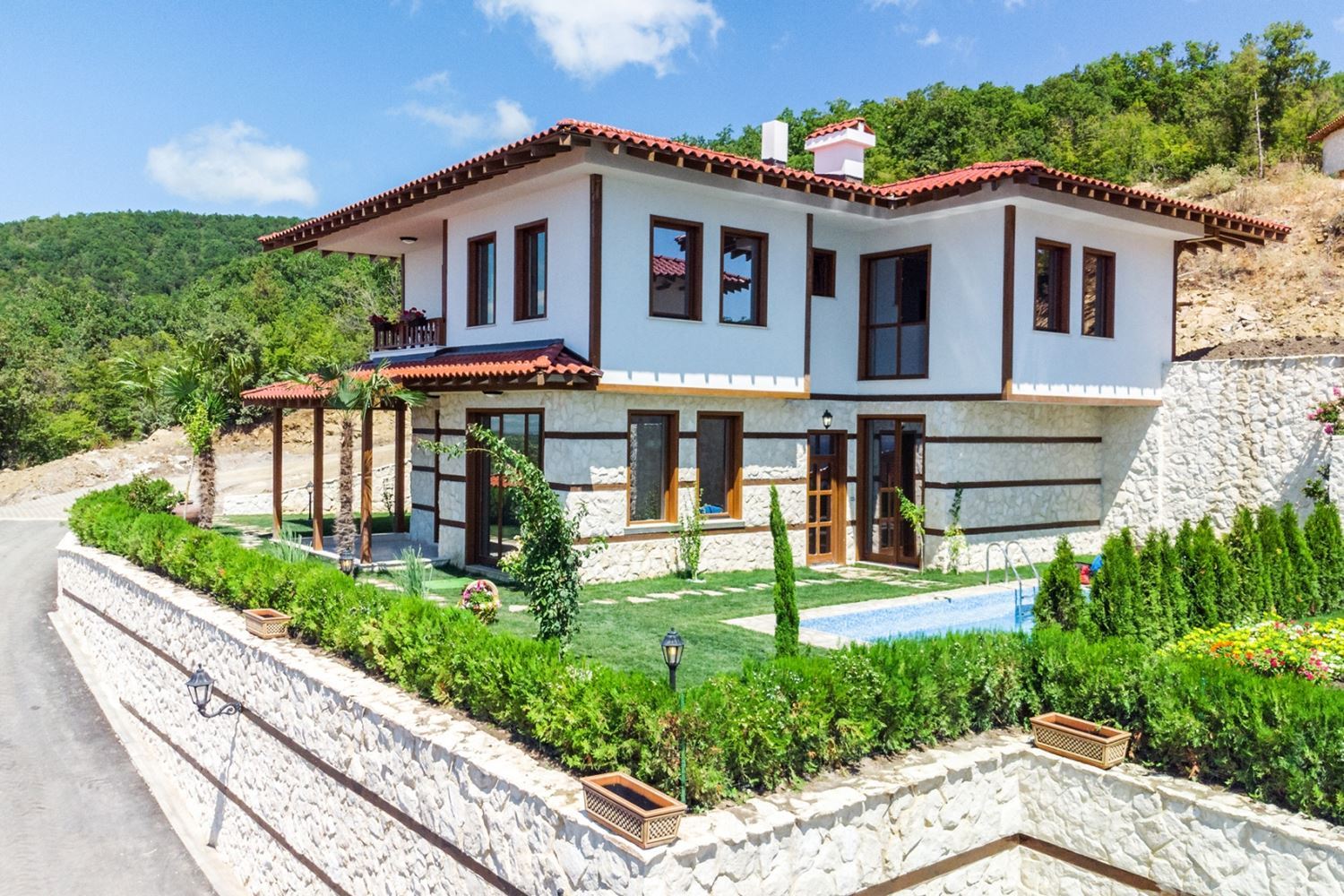 Nový dvojdům se třemi ložnicemi ve Sveti Vlas – panoramatický výhled na moře, příroda a prestižní uzavřený komplex