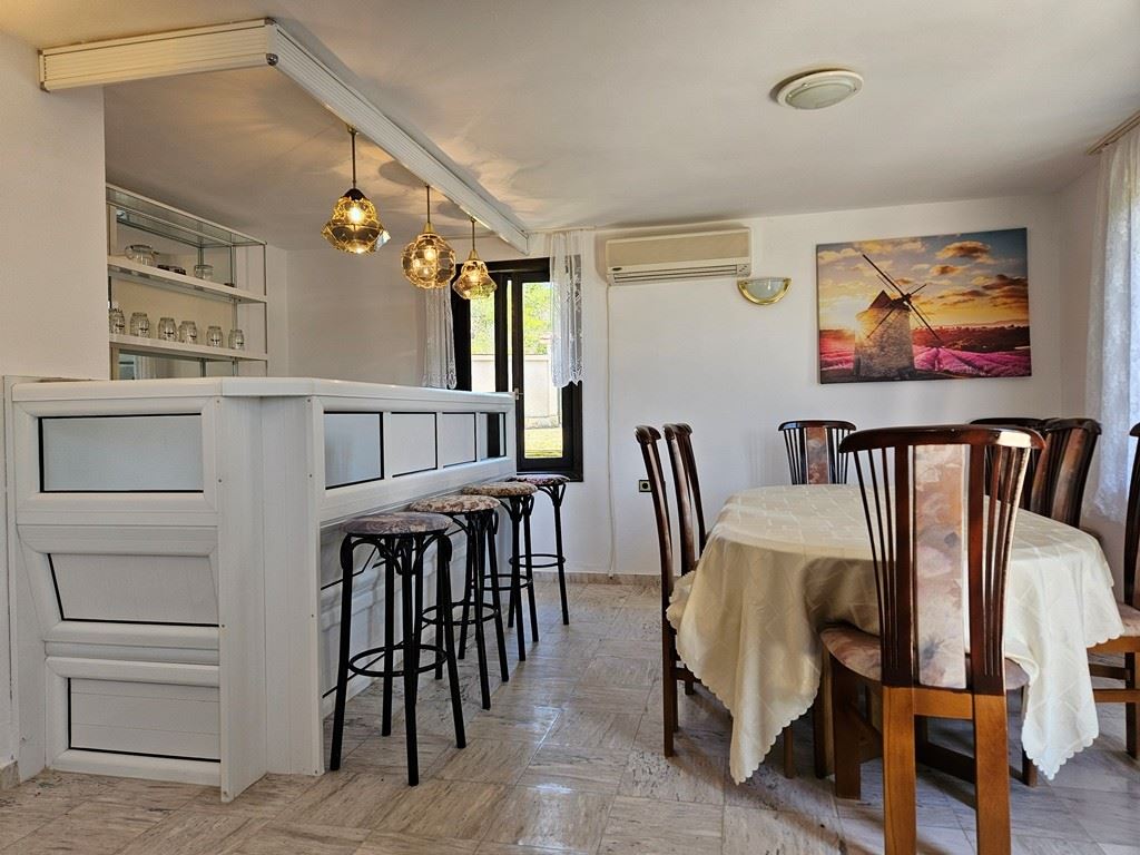 Prostorný samostatný dům s panoramatickým výhledem v Kosharitsa