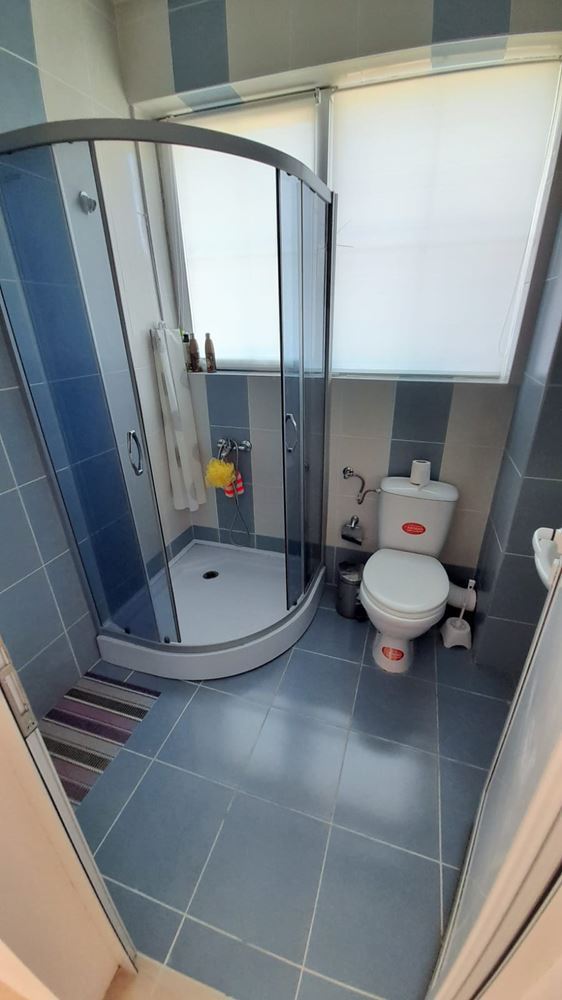 Samostatný dům se zahradou a bazénem ve vilové zóně Slunečného pobřeží