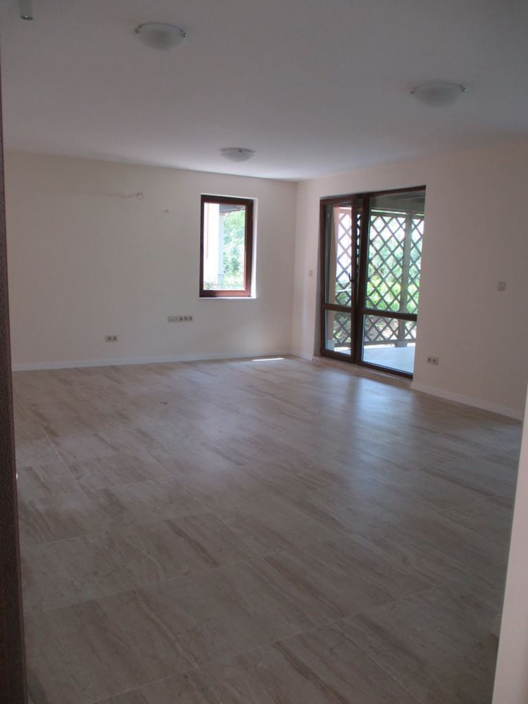 Dvoupodlažní řadový dům v komplexu „Green Life“, Sozopol – stylový život jen pár kroků od pláže