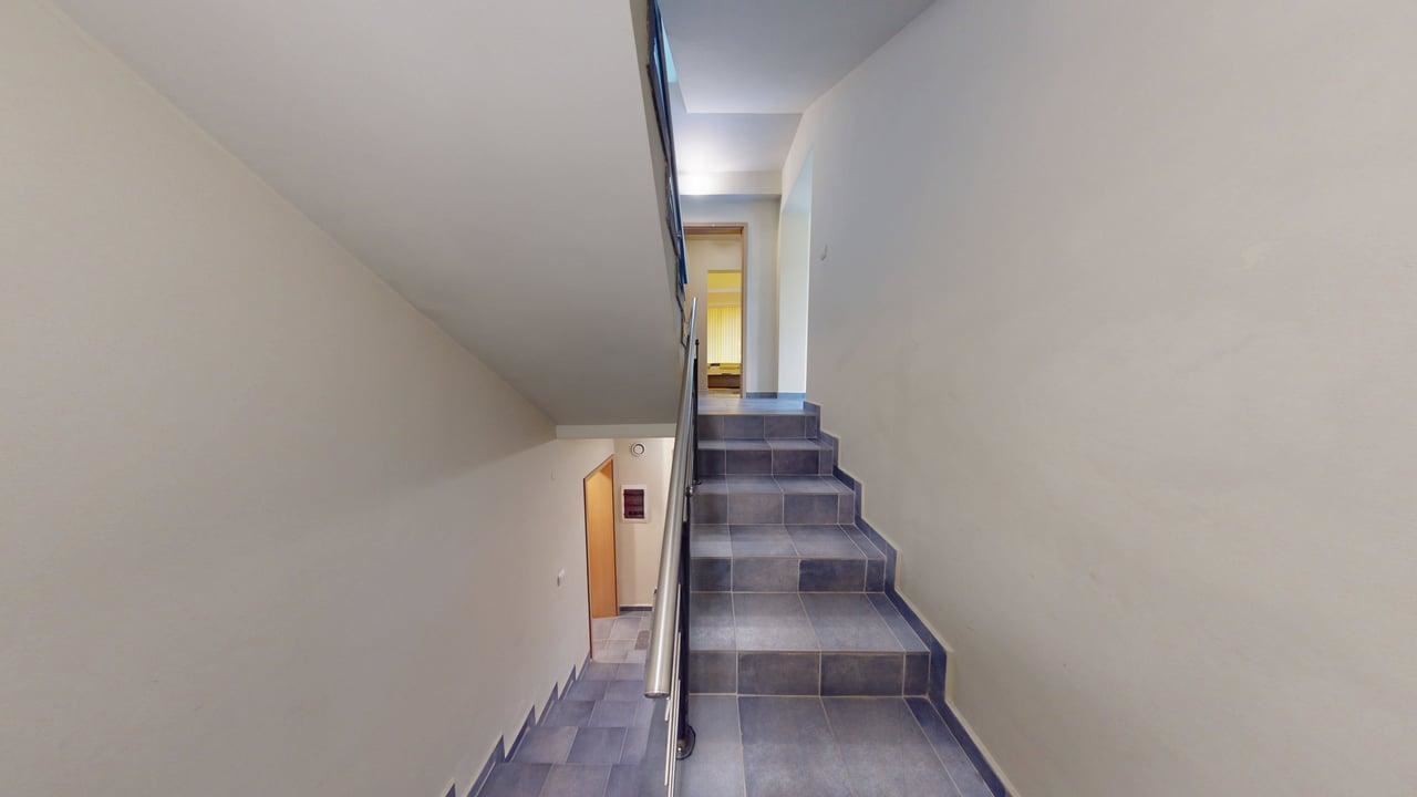 Panoramatický čtyřpatrový dům se 8 ložnicemi a výhledem na moře v letovisku Slunečný břeh – bez poplatku za údržbu