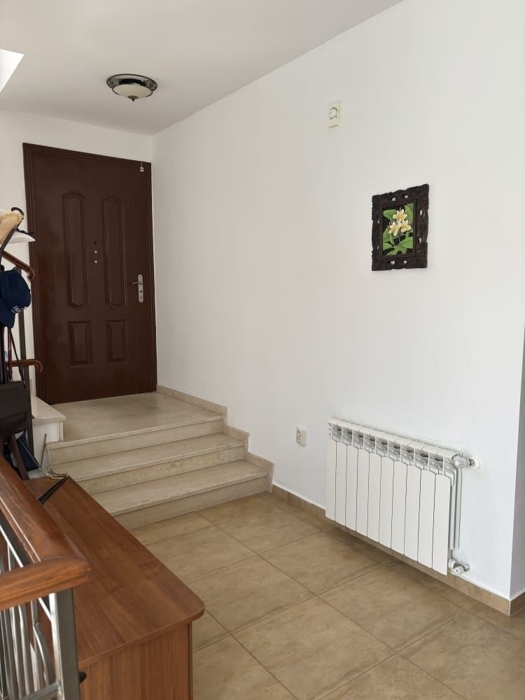 Samostatně stojící dům s panoramatickým výhledem na moře a vlastním pozemkem ve Sveti Vlas