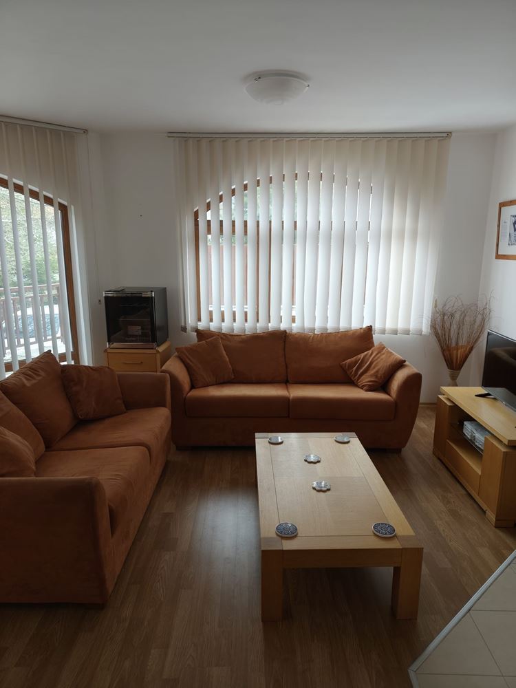 Luxusní dvoupodlažní dům s bazénem a krásnou panoramatickou scenérií v prestižním komplexu – Aheloy