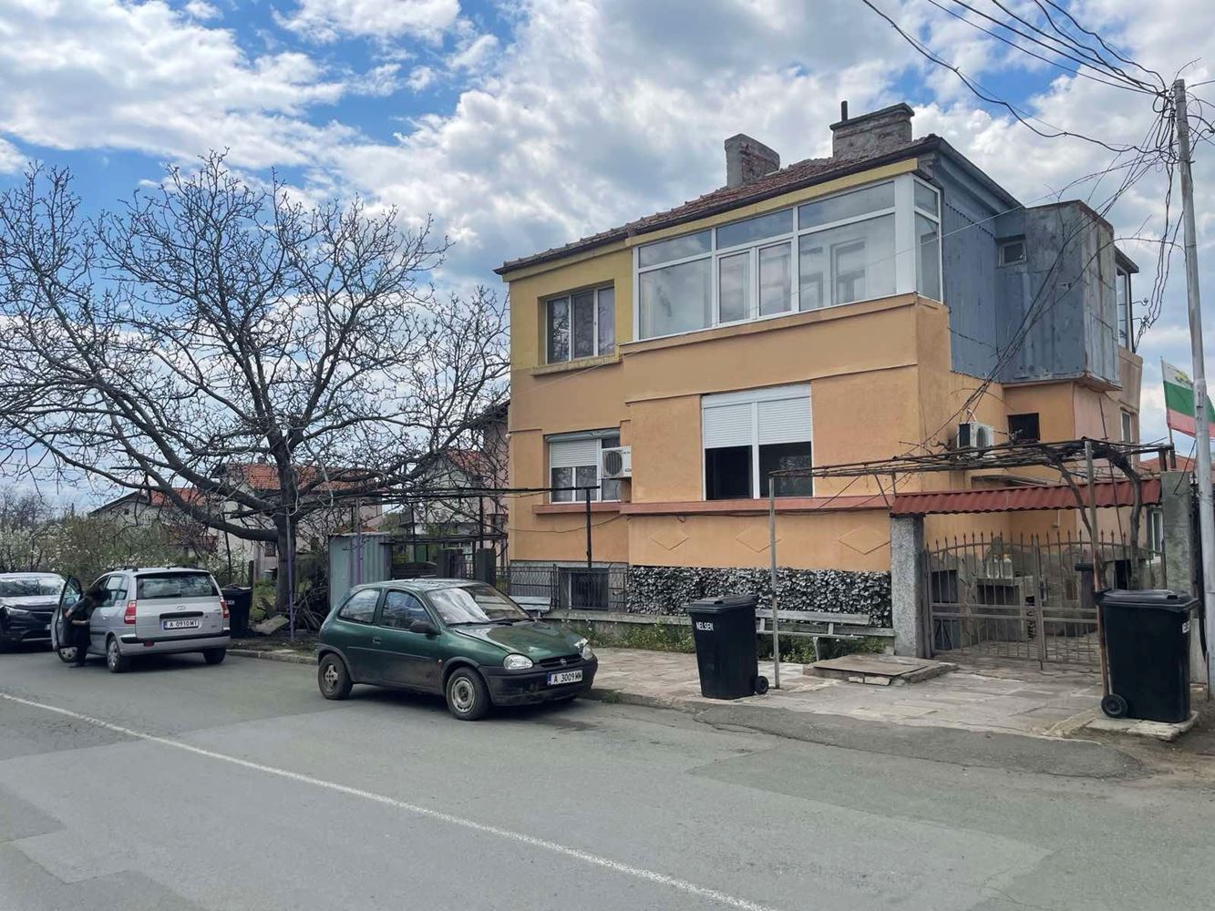 Samostatná část domu se zahradou v Burgasu – Banevo, prostornost, funkčnost a skvělá lokalita u minerálních lázní