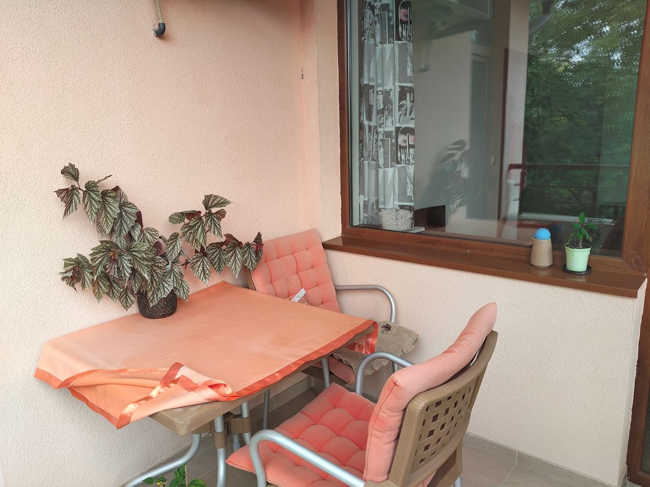 Prostorný třípodlažní rodinný dům v centru Ravdy – komfort, prestiž a plná samostatnost