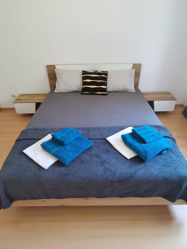 Prostorný jednopodlažní dům s panoramatickým výhledem v eko-komplexu na pohoří Balkán