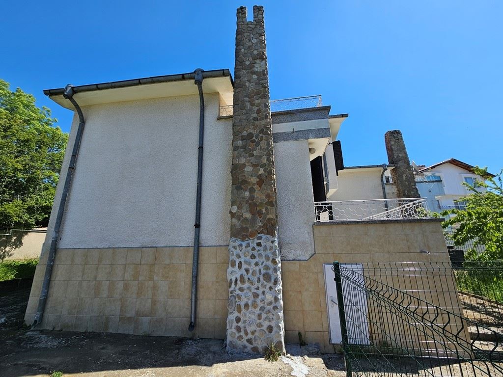 Prostorný samostatný dům s panoramatickým výhledem v Kosharitsa