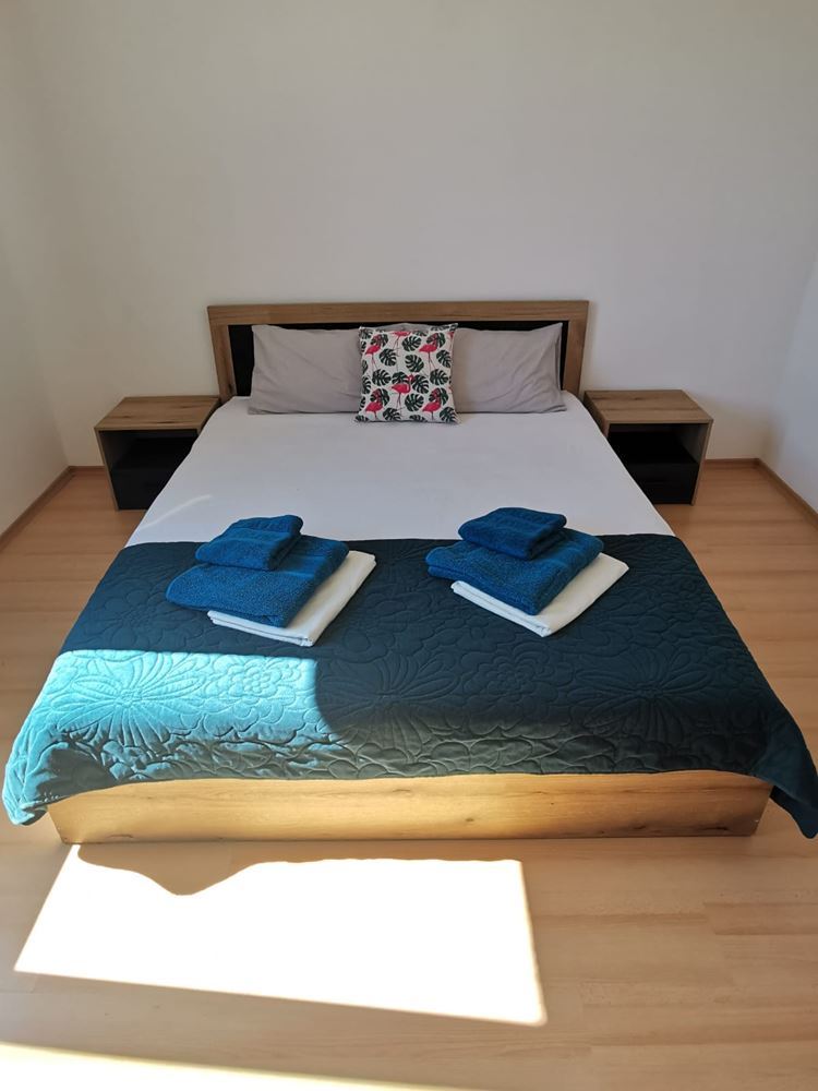 Prostorný jednopodlažní dům s panoramatickým výhledem v eko-komplexu na pohoří Balkán