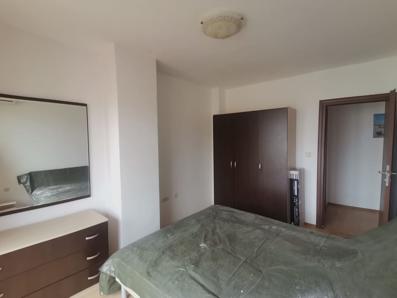 Prostorný dvoupokojový řadový dům se zahradou a terasami ve Sveti Vlas