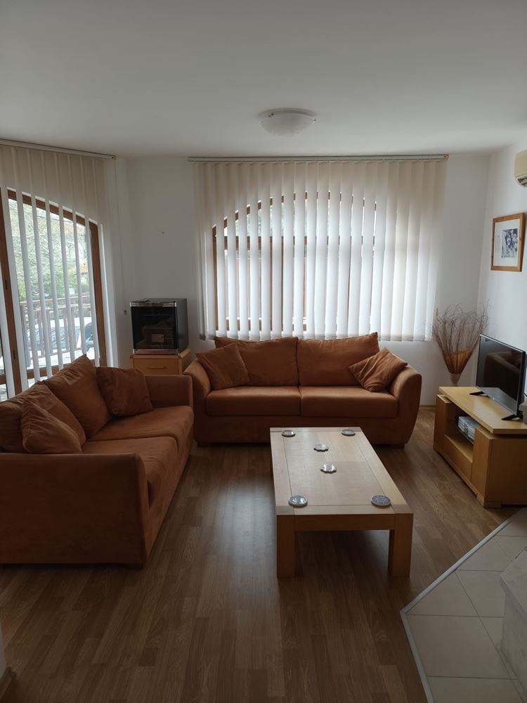 Luxusní dvoupodlažní dům s bazénem a krásnou panoramatickou scenérií v prestižním komplexu – Aheloy