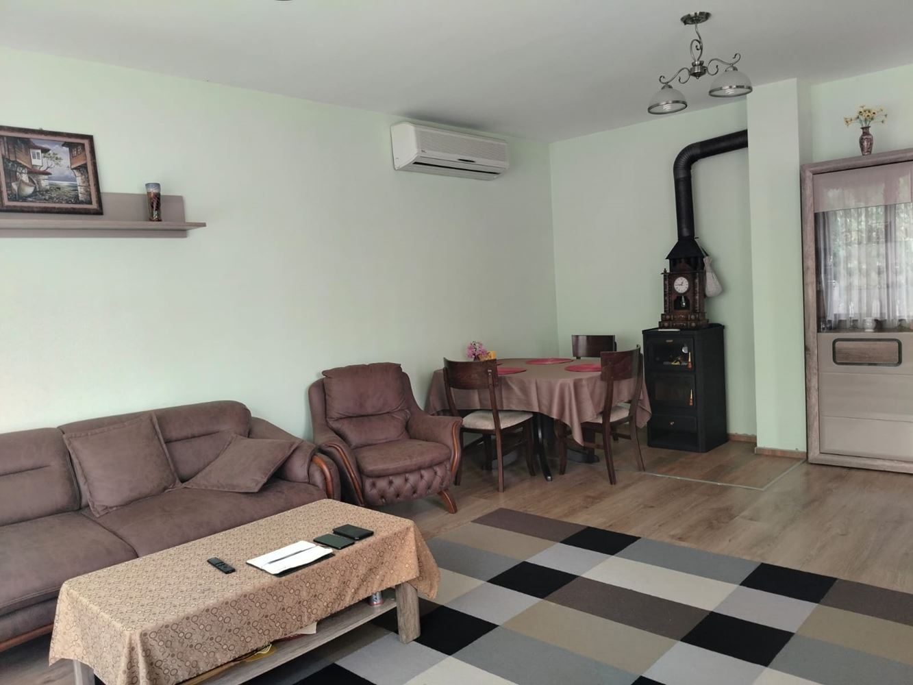 Prostorný třípodlažní rodinný dům v centru Ravdy – komfort, prestiž a plná samostatnost