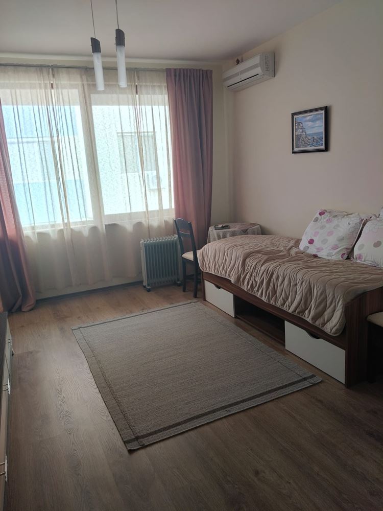 Prostorný třípodlažní rodinný dům v centru Ravdy – komfort, prestiž a plná samostatnost