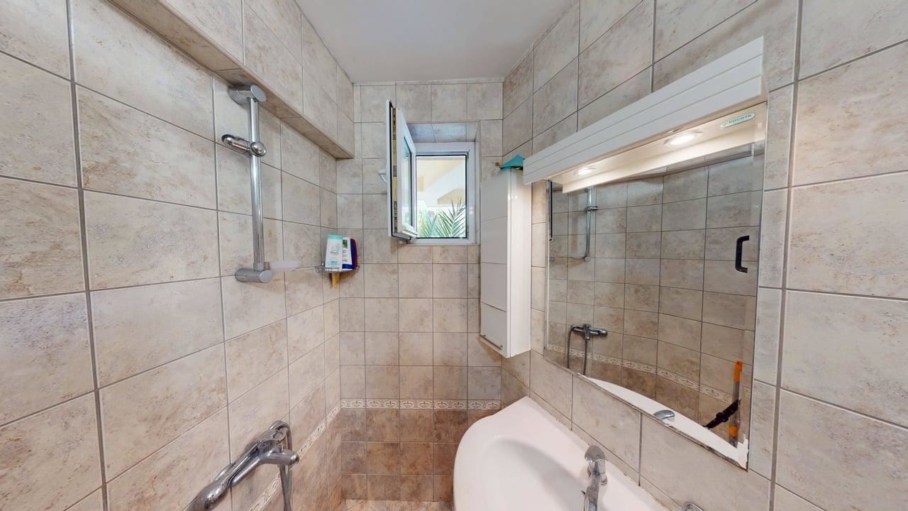 Panoramatický čtyřpatrový dům se 8 ložnicemi a výhledem na moře v letovisku Slunečný břeh – bez poplatku za údržbu