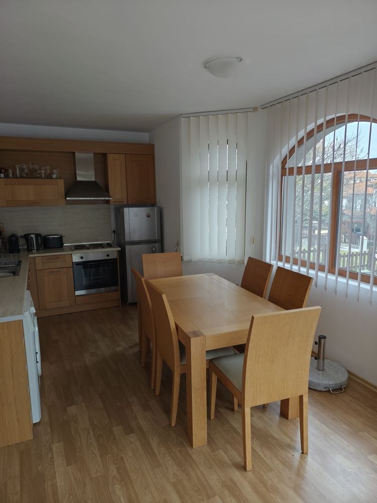 Luxusní dvoupodlažní dům s bazénem a krásnou panoramatickou scenérií v prestižním komplexu – Aheloy