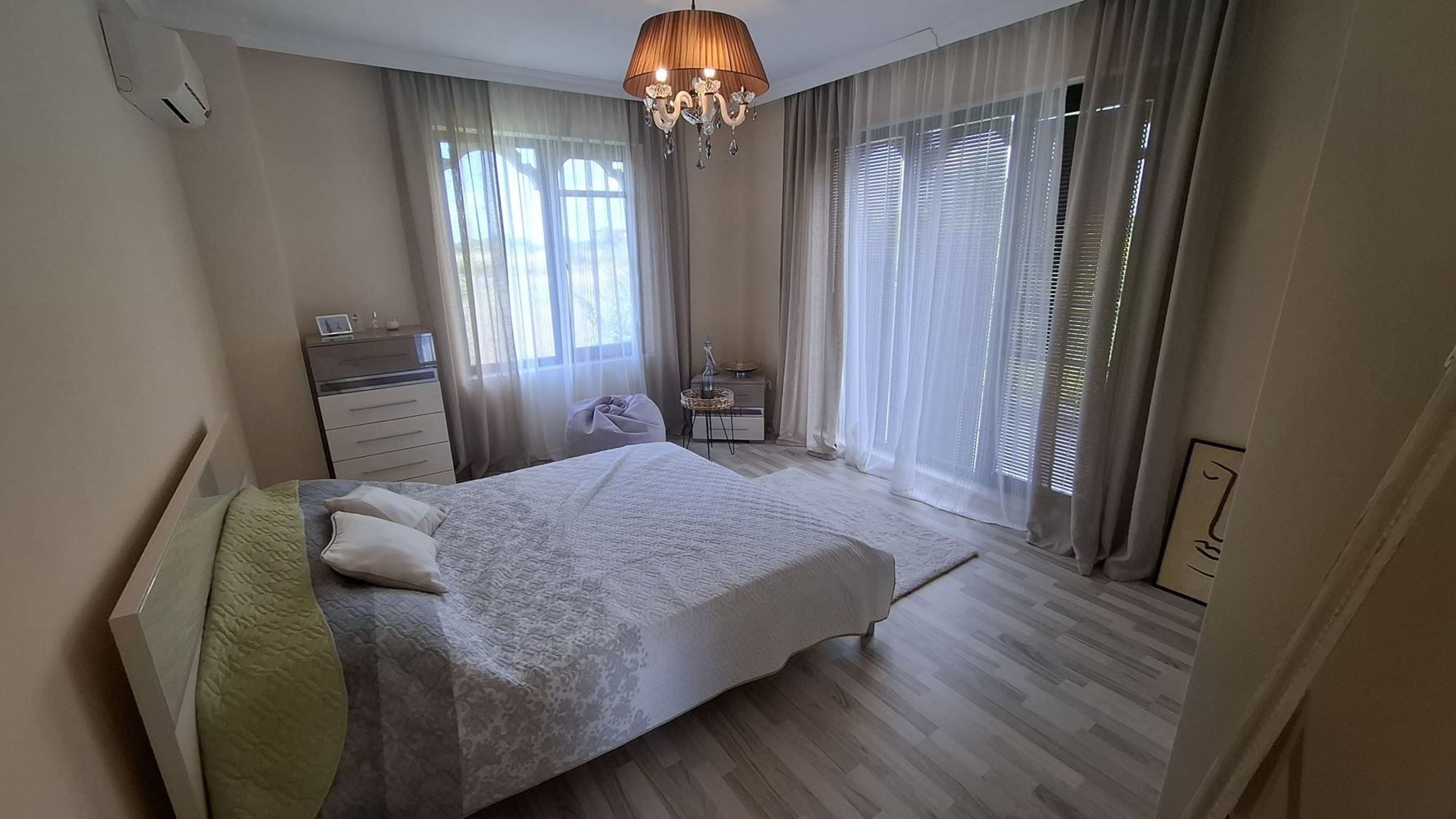 Luxusní dvoupodlažní dům v prestižním komplexu v Pomorie