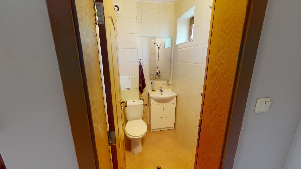 Třípatrový dům s bazénem a panoramatickým výhledem – jen 3 km od Sunny Beach