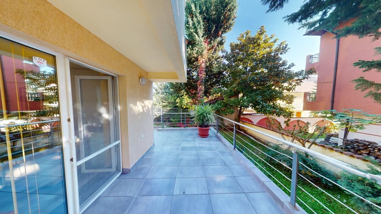 Panoramatický čtyřpatrový dům se 8 ložnicemi a výhledem na moře v letovisku Slunečný břeh – bez poplatku za údržbu