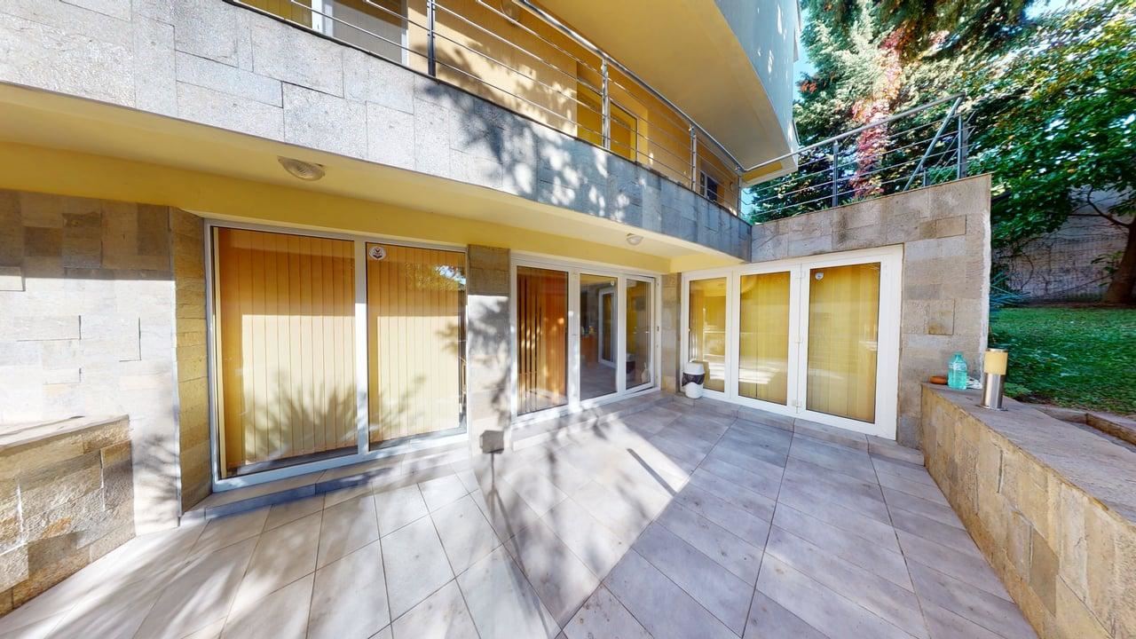 Panoramatický čtyřpatrový dům se 8 ložnicemi a výhledem na moře v letovisku Slunečný břeh – bez poplatku za údržbu