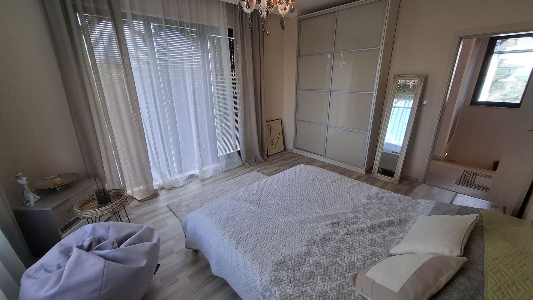 Luxusní dvoupodlažní dům v prestižním komplexu v Pomorie