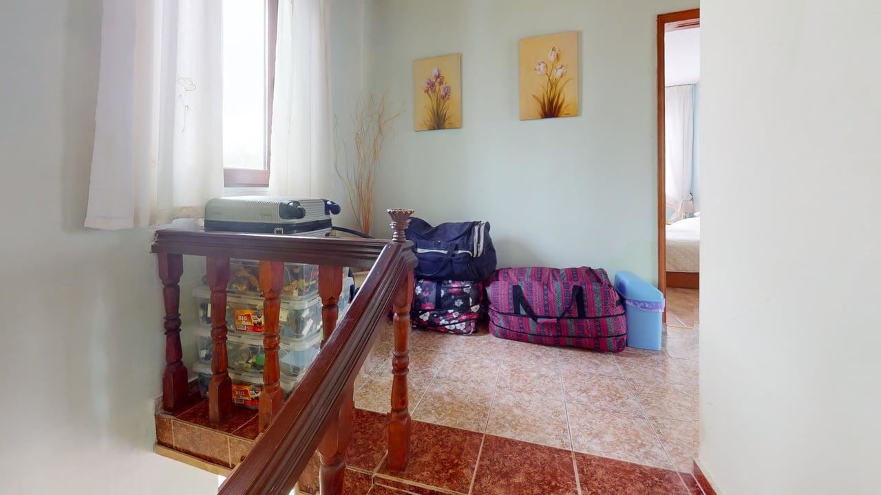 Dvoupodlažní dům ve vesnici Poroj – klid, prostor a pohodlí u moře