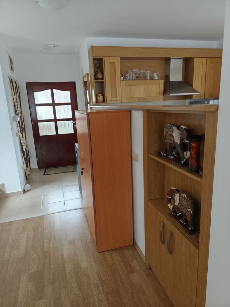 Luxusní dvoupodlažní dům s bazénem a krásnou panoramatickou scenérií v prestižním komplexu – Aheloy