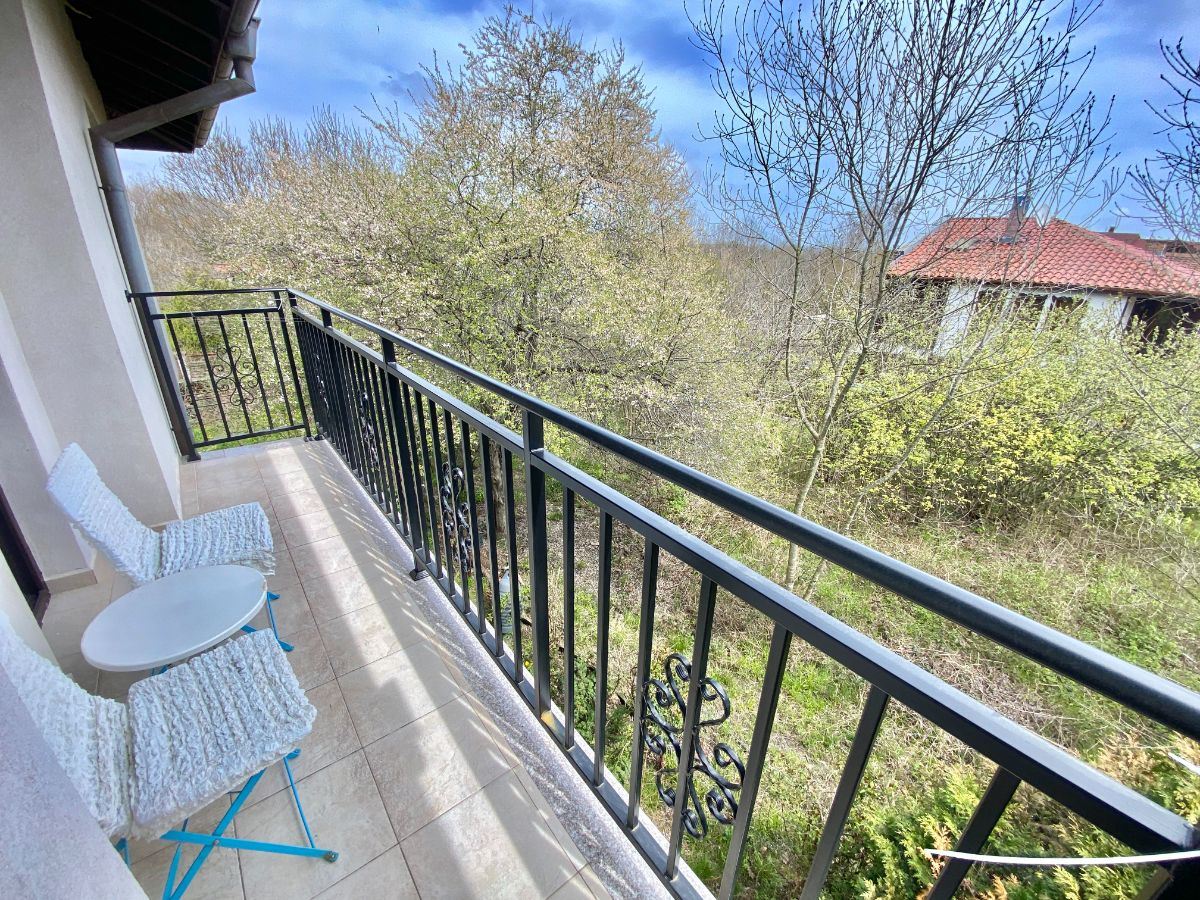Dům s připraveným podnikáním v Primorsku – úspěšný rodinný hotel nebo útulný dům u moře s prokázaným příjmem