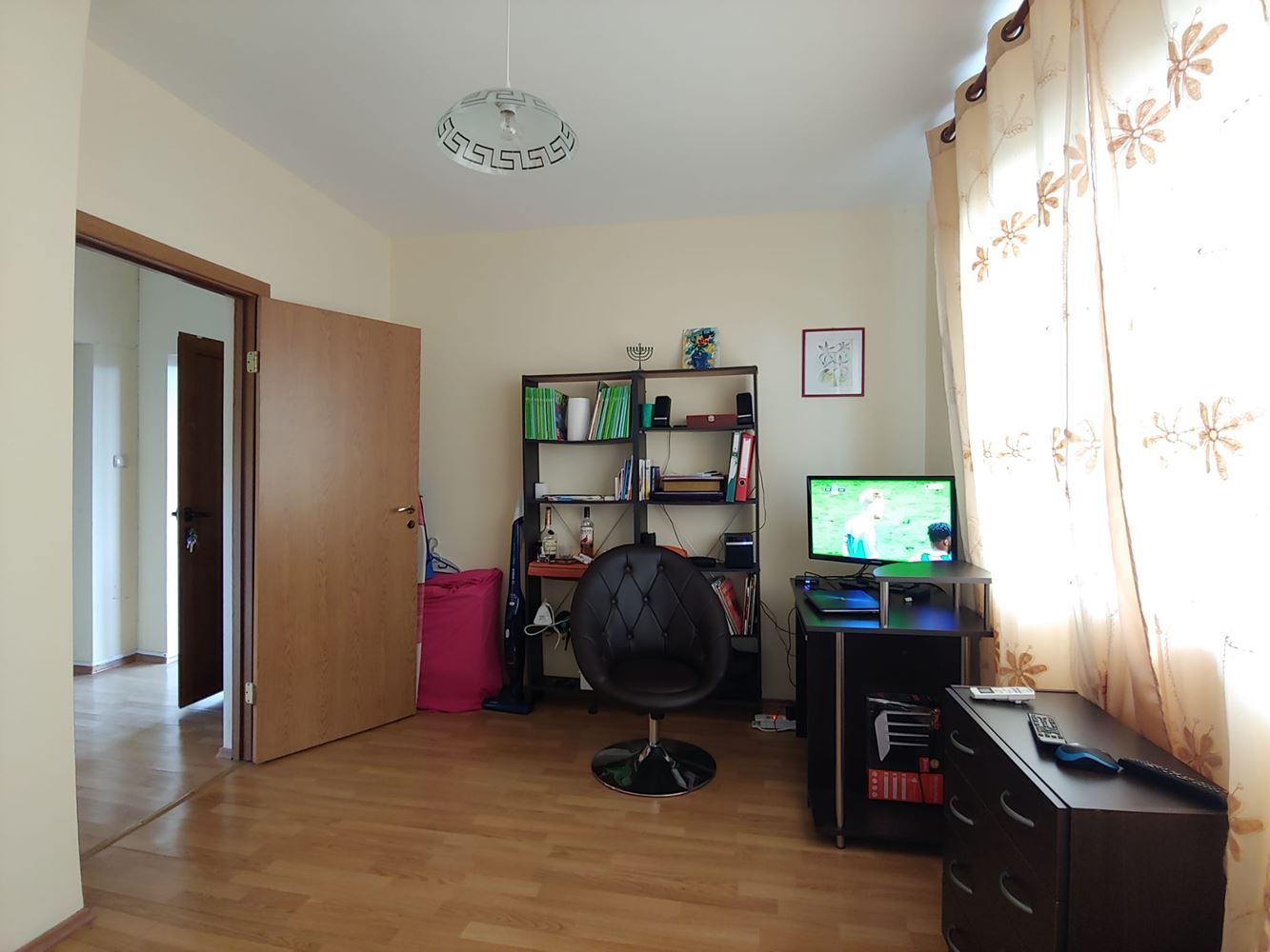 Prostorný dvoupodlažní dům s obrovskou zahradou, krbem, saunou a vířivkou v obci Drachevo