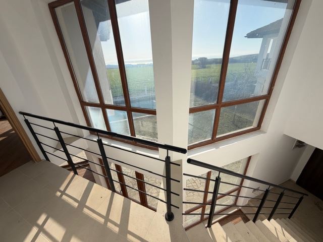 Luxusní dvoupatrový dům s výhledem na moře v Aheloy