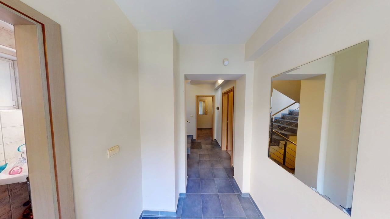 Panoramatický čtyřpatrový dům se 8 ložnicemi a výhledem na moře v letovisku Slunečný břeh – bez poplatku za údržbu