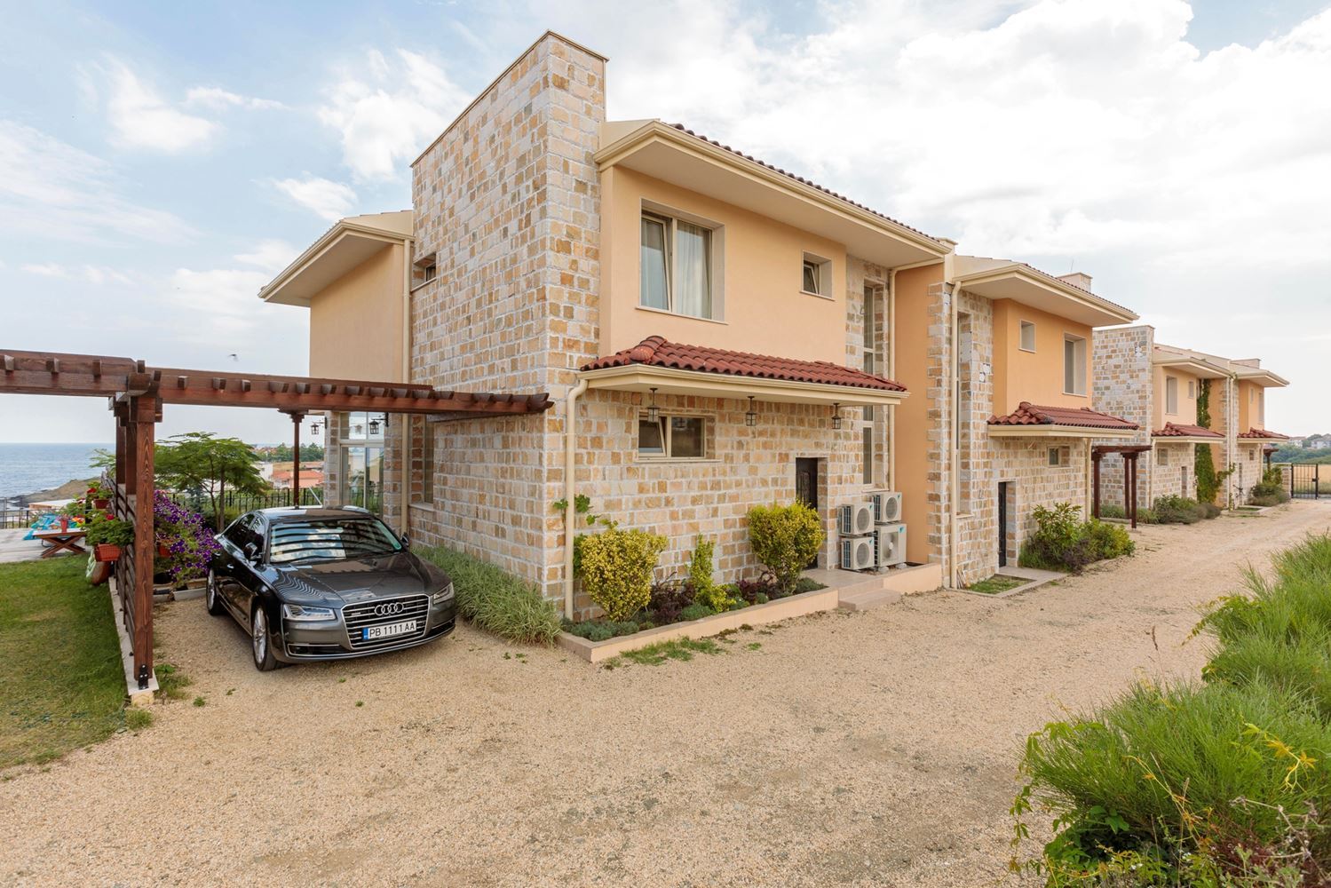 Prestižní přímořský dům s bazénem v Lozenets – luxus, klid a inspirující výhledy