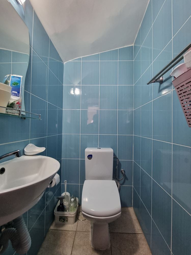 Krásný dvoupodlažní dům se zahradou, garáží a moderním vytápěním v Košarici