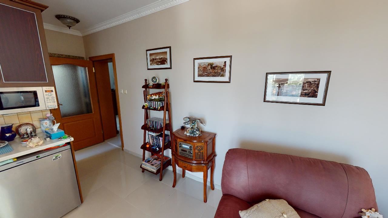 Třípatrový dům s bazénem a panoramatickým výhledem – jen 3 km od Sunny Beach