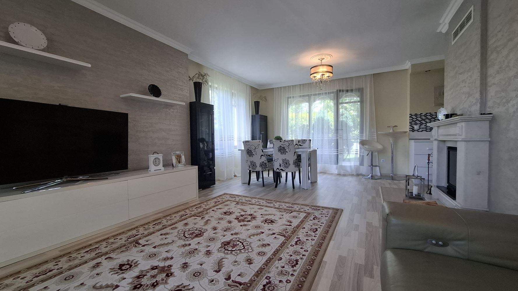 Luxusní dvoupodlažní dům v prestižním komplexu v Pomorie
