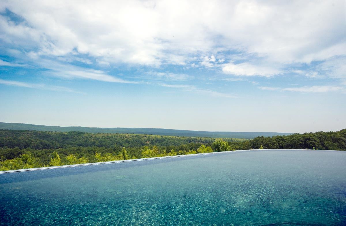 Prostorný jednopodlažní dům s panoramatickým výhledem v eko-komplexu na pohoří Balkán