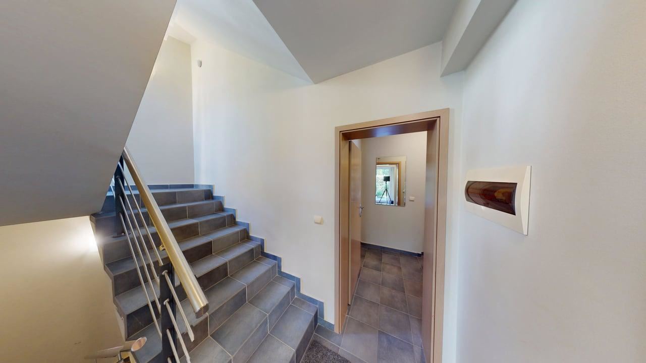 Panoramatický čtyřpatrový dům se 8 ložnicemi a výhledem na moře v letovisku Slunečný břeh – bez poplatku za údržbu