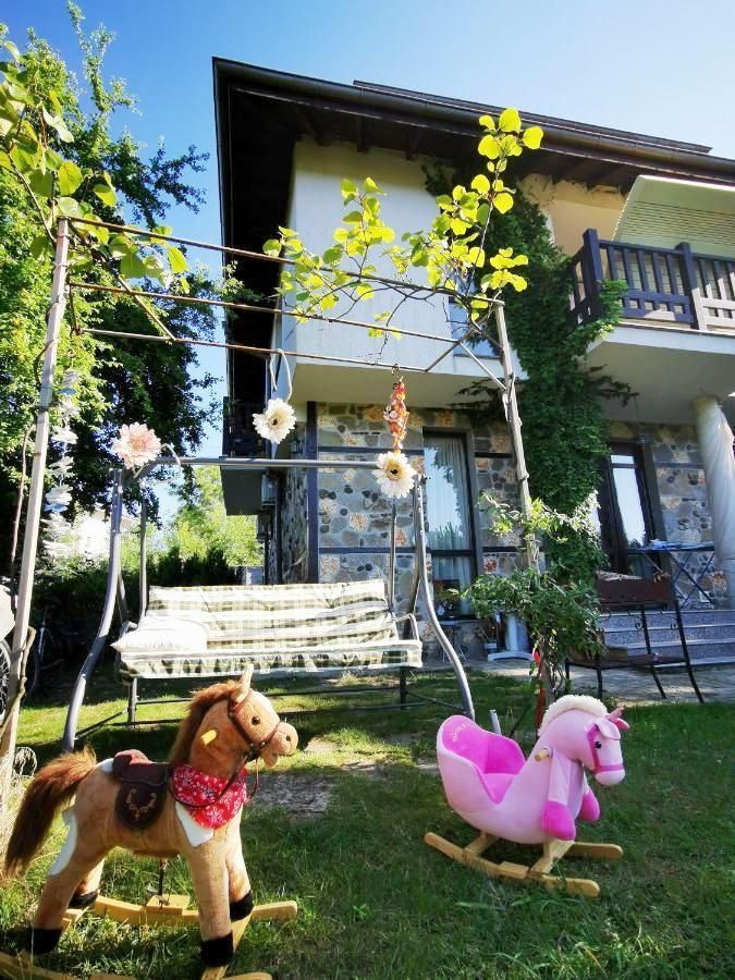 Dům s připraveným podnikáním v Primorsku – úspěšný rodinný hotel nebo útulný dům u moře s prokázaným příjmem
