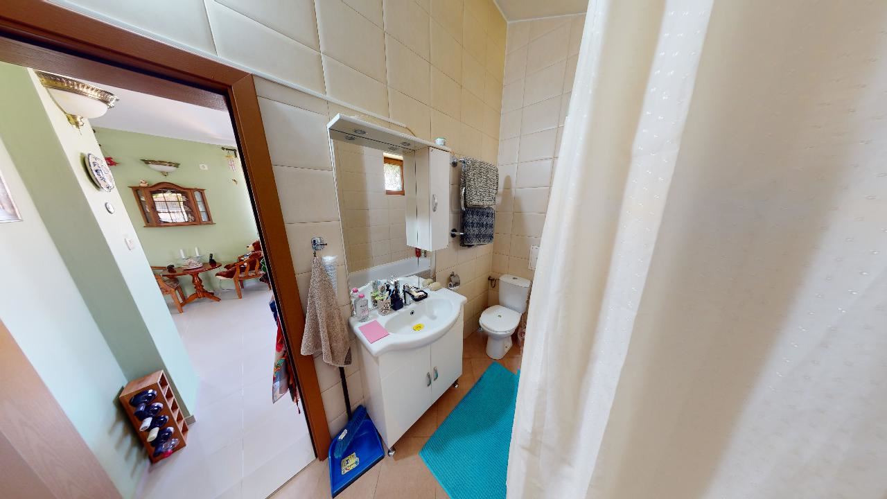 Třípatrový dům s bazénem a panoramatickým výhledem – jen 3 km od Sunny Beach