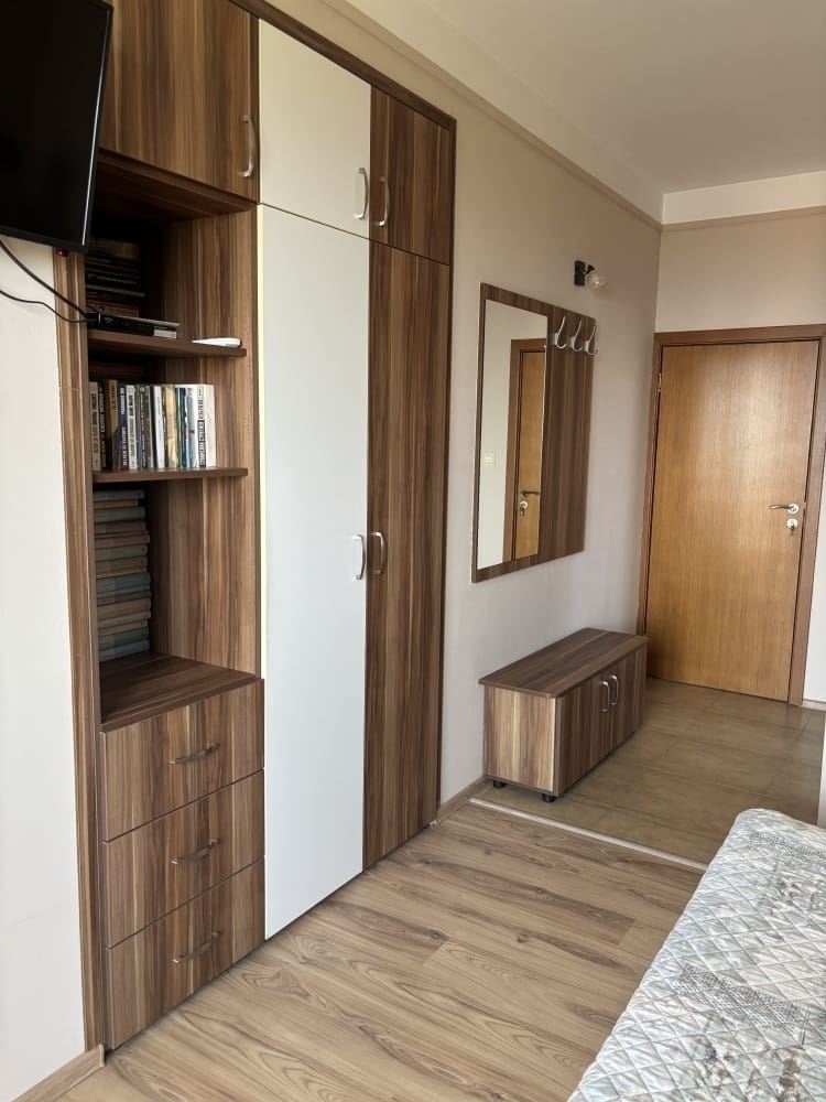 Samostatně stojící dům s panoramatickým výhledem na moře a vlastním pozemkem ve Sveti Vlas