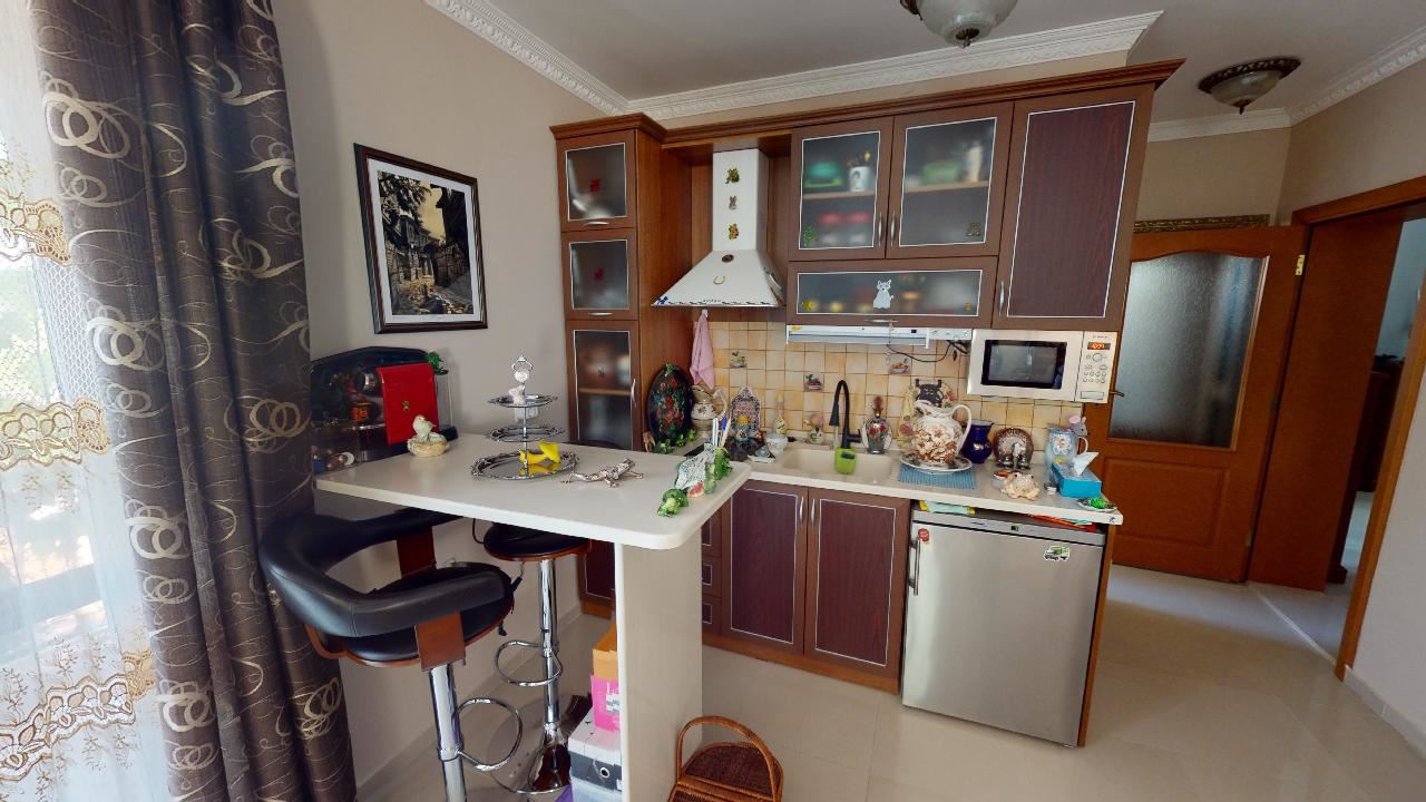 Třípatrový dům s bazénem a panoramatickým výhledem – jen 3 km od Sunny Beach