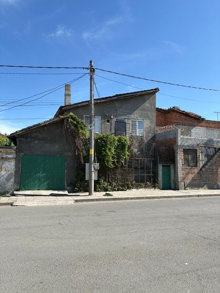 Burgas – Samostatný dvoupodlažní dům s garáží a možností dvou nezávislých domácností