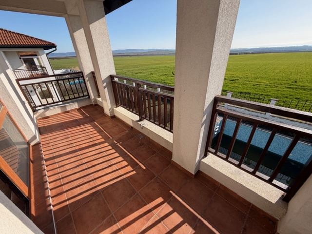 Luxusní dvoupatrový dům s výhledem na moře v Aheloy