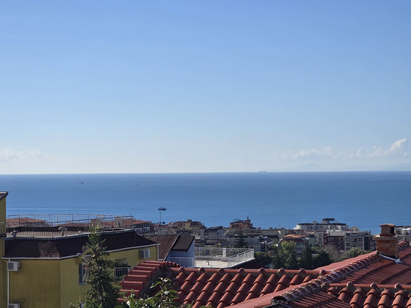 Samostatně stojící dům s panoramatickým výhledem na moře a vlastním pozemkem ve Sveti Vlas