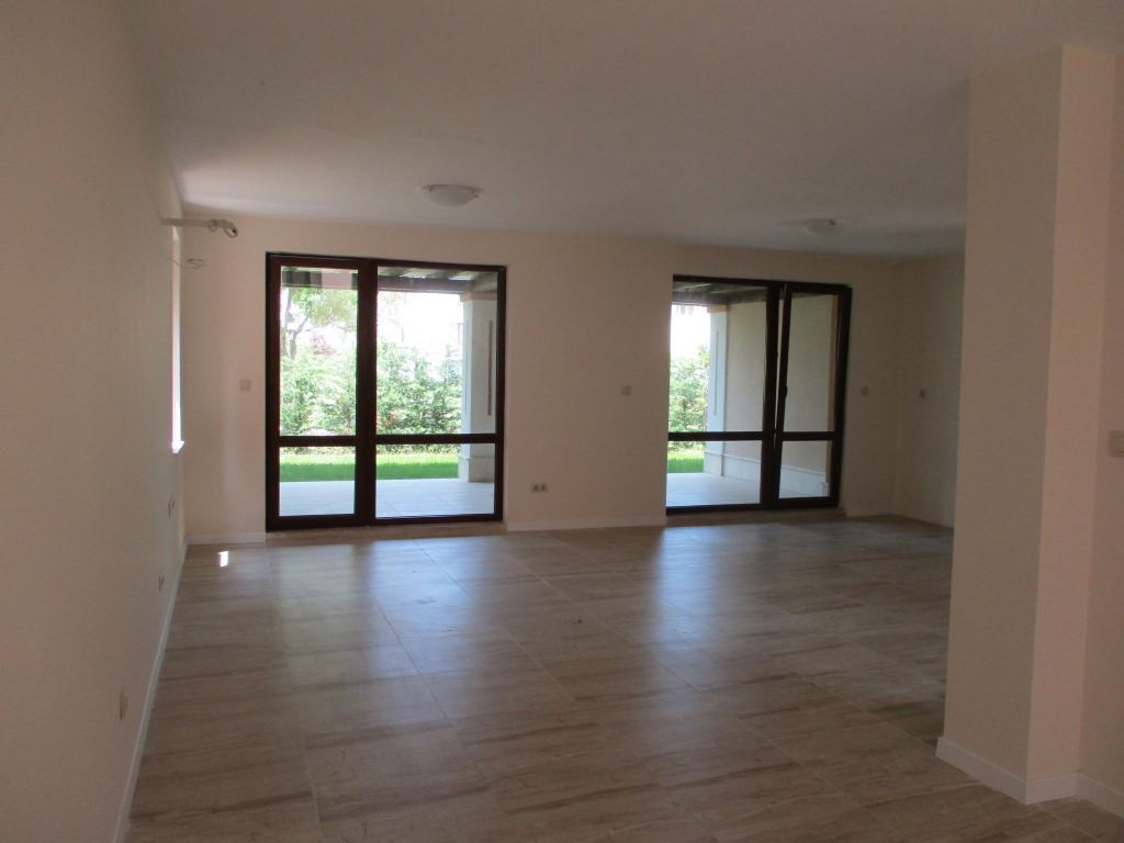 Dvoupodlažní řadový dům v komplexu „Green Life“, Sozopol – stylový život jen pár kroků od pláže