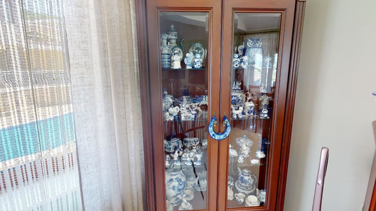 Třípatrový dům s bazénem a panoramatickým výhledem – jen 3 km od Sunny Beach