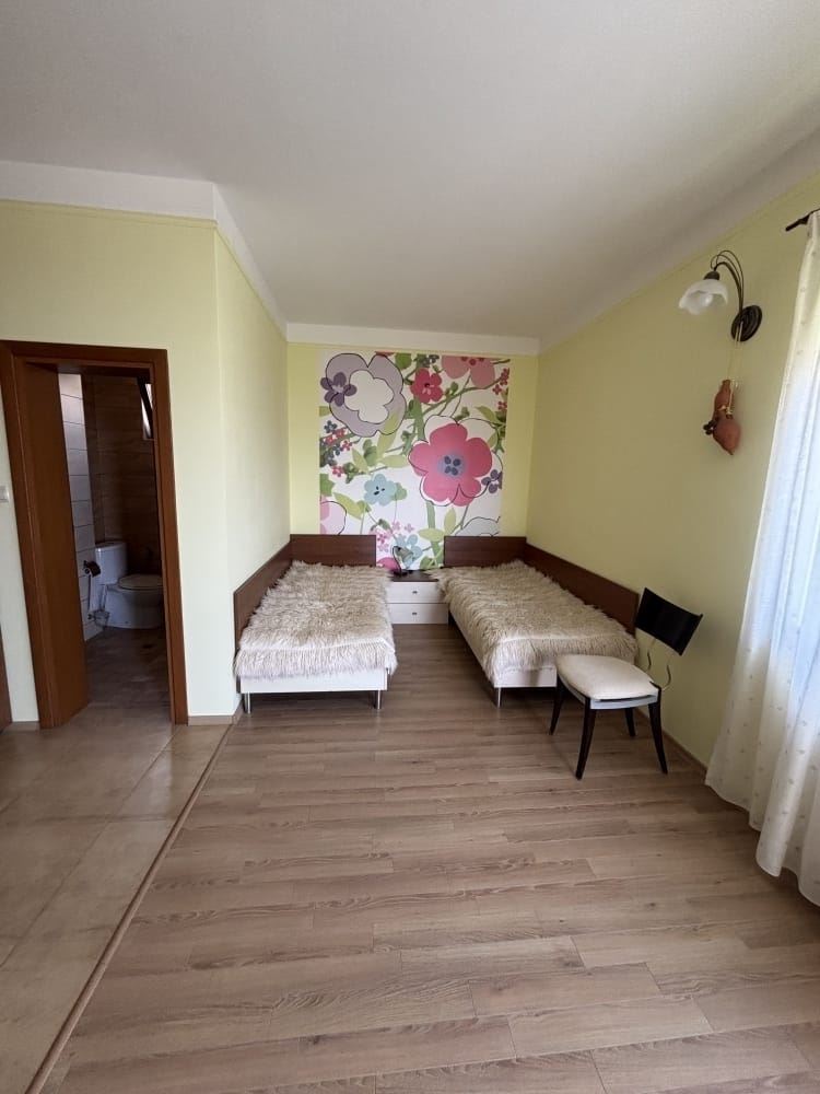 Samostatně stojící dům s panoramatickým výhledem na moře a vlastním pozemkem ve Sveti Vlas